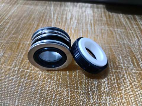 Phớt cơ khí với vòng đối tiếp màu trắng